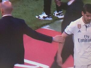 موراتا وزيدان في اللقطة التي أثارت الجدل