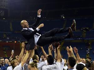 زيدان محبوب من قبل لاعبيه