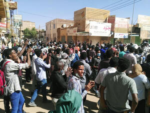 Sudanese protesters overwhelm the streets of Khartoum (AFP)