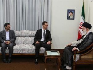 الرئيس السوري خلال لقائه المرشد الأعلى للثورة الإسلامية-أ.ف.ب