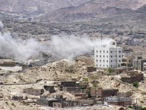 Clashes claim lives in Yemen's third city Taiz despite five-day humanitarian ceasefire, set to end Sunday.  (AFP/Taha Saleh)