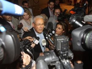 الرئيس السابق للمجلس يتحدث للصحفيين عقب انتهاء اعمال المؤتمر/أ.ف.ب