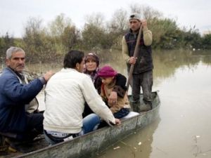 تحرير سجناء من المعتقل السياسي 