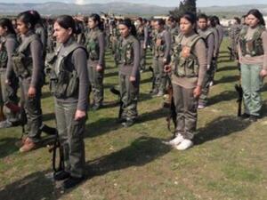 مقاتلات كرديات في عفرين شمال سوريا/أ.ف.ب