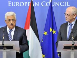BELGIUM, Brussels : EU Council president Herman Van Rompuy and Palestinian President Mahmud Abbas make a statement on October 23, 2013 after their working session at the EU Headquarters in Brussels. [AFP]