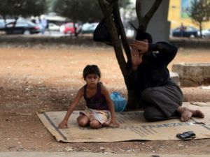 سوريون في حديقة ببيروت/أ.ف.ب