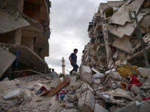 الأحياء التي تسيطر عليها الحكومة السورية في مدينة حلب تواجه أزمة غذائية حادة