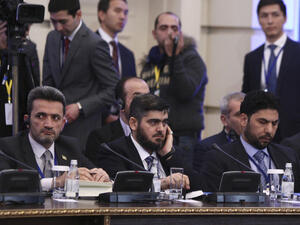 وفد المعارضة المسلحة إلى أستانا يمثل 16 فصيلا، ويترأسه ممثل "جيش الإسلام" محمد علوش