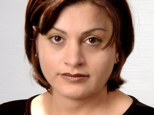 بهيجة طراد عضو المكتب التنفيذي لاتحاد الديمقراطيين السوريين‏ 