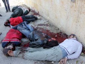 جثث رجال في حلب اعدمتهم داعش على ما يبدو /أ.ف.ب