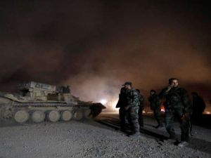 مشاورات موسعة حول إمكانية توجيه ضربة عسكرية ضد سوريا