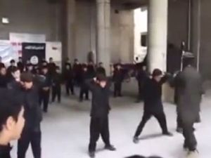 تدريبات قاسية يقوم بها أطفال التنظيم على المهارات القتالية