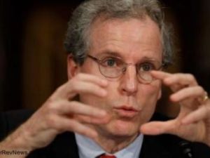 السفير فورد موجود حاليا في استطنبول ويواصل يوميا العمل 