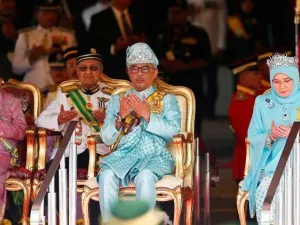 سلطان ماليزيا الجديد عبد الله أحمد شاه يؤدي اليمين الدستورية ملكا جديدا للبلاد