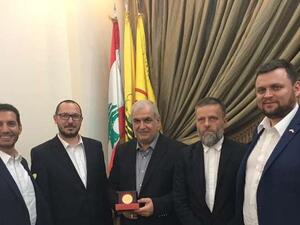 شيتيسكي نشر صورة على صفحته الرسمية في "فيس بوك" تجمعه بمحمد رعد ونواب آخرين عن حزب الله اللبناني