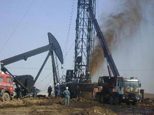 إعداد قائمة بأسماء “متورطين بسرقة النفط” في سورية