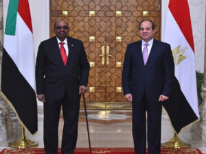 الرئيسان المصري عبد الفتاح السيسي والسوداني عمر البشير