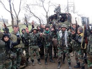 جنود من الجيش السوري في بلدة ربيعة بريف اللاذقية الشمالي