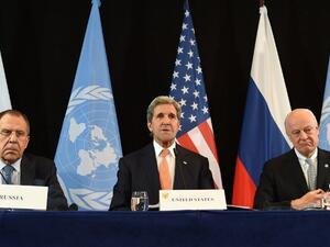 Russian Foreign Minister Sergei Lavrov, US Secretary of States John Kerry and UN Special Envoy for Syria Staffan de Mistura attend a press conference after the International Syria Support Group (ISSG) meeting in Munich on Feb. 12, 2016. (AFP/Christof Stache)
