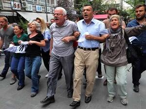 مظاهرة تأييدا للمفصولين عن العمل بمرسوم حكومي في تركيا 