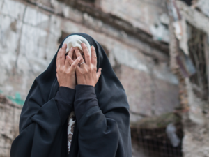 مقاتلات من طراز Su-30SM و Su-35S انطلقت من قاعدة حميميم الجوية الروسية بمرافقة القاذفات