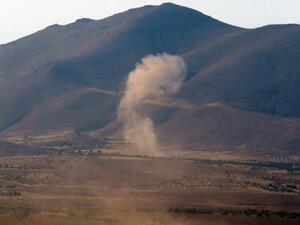 Smoke billows in the Jurud Al Qaa mountainous border area in the western Qalamoun, on Saturday during an offensive by Syrian pro-government forces against Daesh group fighters (AFP photo)