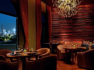 يمكن للضيوف احتفالاً بعيد الحب أن يتذوقوا أطعمة شهية في كامل مطاعم الفندق والاستفادة من خدمة ذات طابع شخصي تجعل من هذه المناسبة تجربة لا تنتسى.