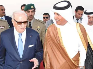  استقبال الرئيس التونسي الباجي قائد السبسي من طرف وزير المالية القطري