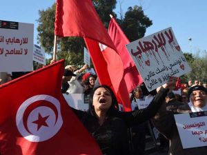 المتظاهرون رددوا شعارات من قبيل “لا توبة.. لا حرية.. للعصابة الارهابية”