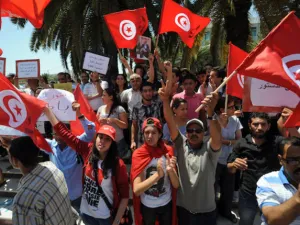 Tunisia's public debt continued to rise to almost 61.9 percent of GDP at the end of 2016, compared to 53.4 percent ​​originally projected. (AFP/File)