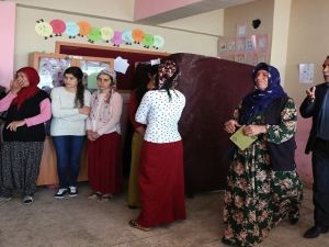 مركز اقتراع في ديار بكر جنوب شرق تركيا