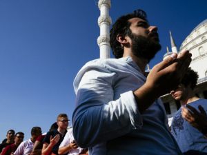 أئمة المساجد في تركيا دعوا الناس للنزول الى الشوارع دعما لأردوغان