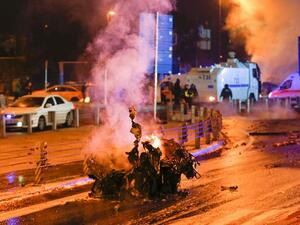 The attackers appear to have targeted a bus carrying riot police in Istanbul. (Twitter)