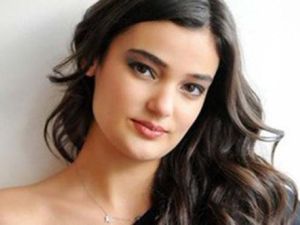 Turkish model Merve Buyuksarac is the latest in a string of journalists, activists, and other celebrities to face legal action for insulting Erdogan. (Twitter)