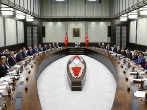President of Turkey Recep Tayyip Erdogan (C) chairs the meeting of 65th Cabinet of Turkey at Presidential Complex, in Ankara on May 25, 2016. (AFP/Kayhan Ozer)