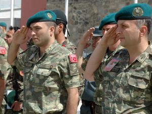 Turkish soldiers in Afghanistan in 2010. 731 Turkish soldiers took ill on Saturday night. (Wikimedia Commons)