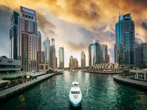 If you plan to mix business with pleasure, make sure you avoid prime vacation months when many people are away.  (Shutterstock/In Green)