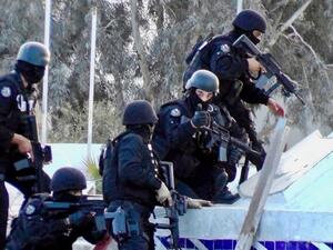 Tunisian security forces take position during clash with militants. (AFP/file photo)