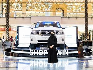 فازت المواطنة الإماراتية شيخة الحوسني بسيارة الدفع الرباعي ذات الأداء الاستثنائي على الطرقات الوعرة بعد أن تسوقت في عدد من متاجر الأزياء والإكسسوارات المفضلة لديها خلال مفاجآت صيف دبي.