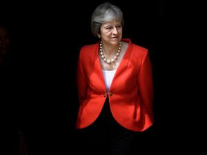 Britain's Prime Minister Theresa May waits for the arrival of US President Donald Trump for a meeting at Chequers. (Brendan Smialowski / AFP)