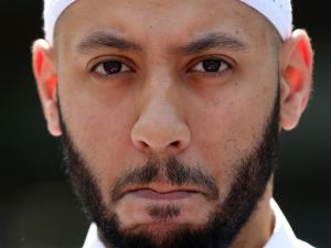 Mohammed Mahmoud, an Imam at Finsbury Park Mosque, gives a statement to the media at a police cordon in the Finsbury Park area of north London on June 19, 2017, following a vehicle attack on pedestrians. (Isabel Infantes/AFP)