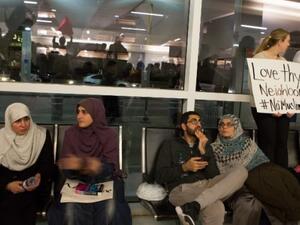 Protesters gather to denounce US President Donald Trump's executive order that bans certain immigration, at Dallas-Fort Worth International Airport, in Dallas, Texas January 28, 2017. (AFP/File) 