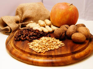 تحتوي المكسرات على مضادات الأكسدة والبروتينات 