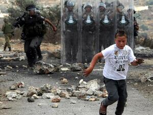 بدأت إسرائيل بناء الجدار الفاصل بين الضفة الغربية وإسرائيل في 2002