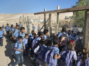 مدرسة لبدو الجهالين بالقرب من القدس/فلسطين/أ.ف.ب