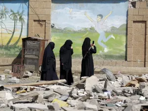 Yemen’s President Abed Rabbo Mansour Hadi called on his government to focus on power, water, roads, health and education in retaken areas. (AFP/File)

