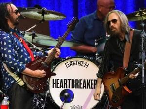 وفاة  توم بيتي