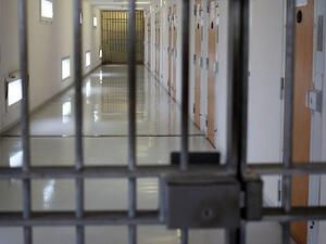 ضبط كمية كبيرة من المخدرات داخل السجن المركزي، تقدر قيمتها ب (1.6 مليون دولار)