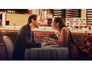 Let the tranquil setting of the Dubai Canal be the perfect backdrop to your romantic candle light dinner.