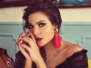 نادين نجيم نثير الجدل بعد تصريحها: أنا كالقمر!!